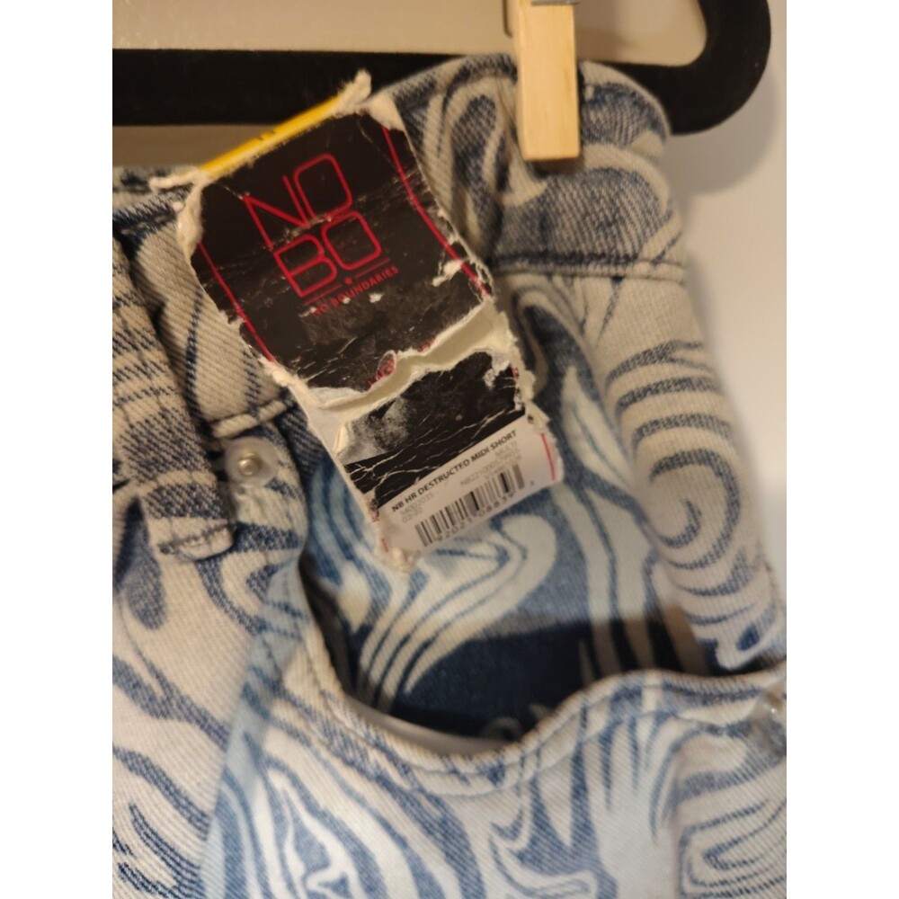 NB NWT High Rise Swirl Print Denim Shorts - frayed hem w/ 1" slits on the sides - Picture 3 of 11
